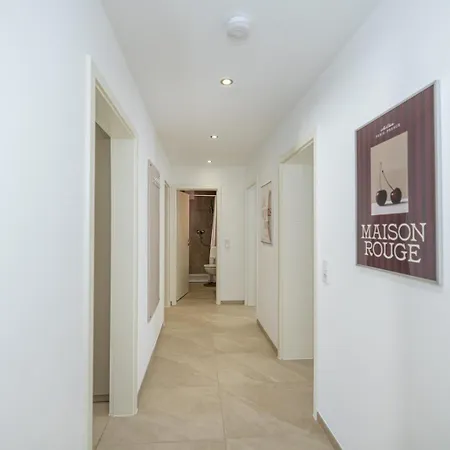 Close To River And - Group Appartement *