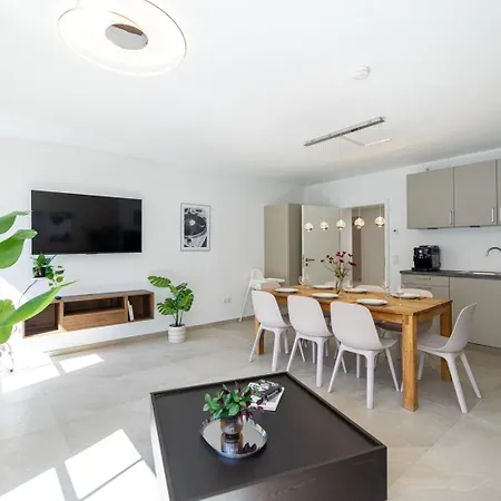 Appartement Close To River And - Group